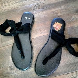 Sanuk sandals